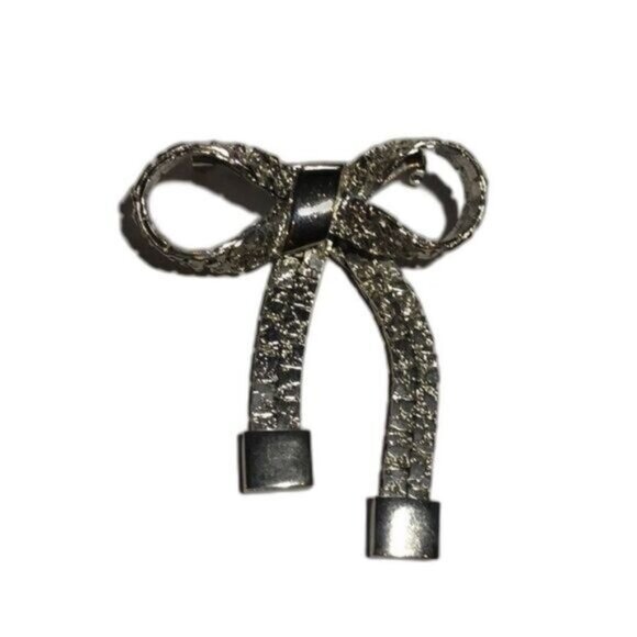 Vintage Silver-Tone Bow Brooch Pin With Textured Ribbon Design‎ - Picture 1 of 4